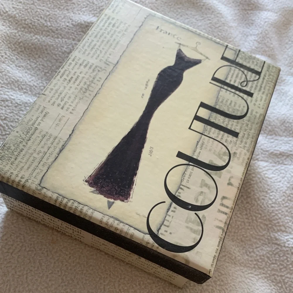 Boxed sealed set of French couture dress notecards with envelopes